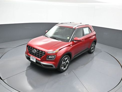 Certified 2024 Hyundai Venue SEL FWD image 34