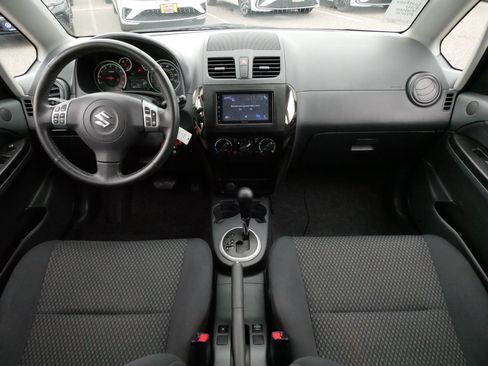 Used 2013 Suzuki SX4 Premium AWD/4WD image 10