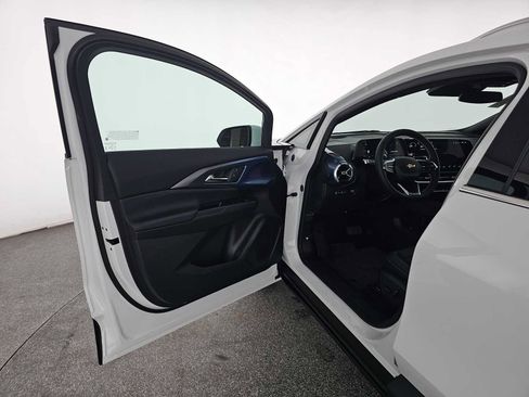 New 2026 Chevrolet Equinox EV LT image 19