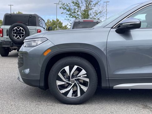 New 2025 Volkswagen Tiguan S image 9