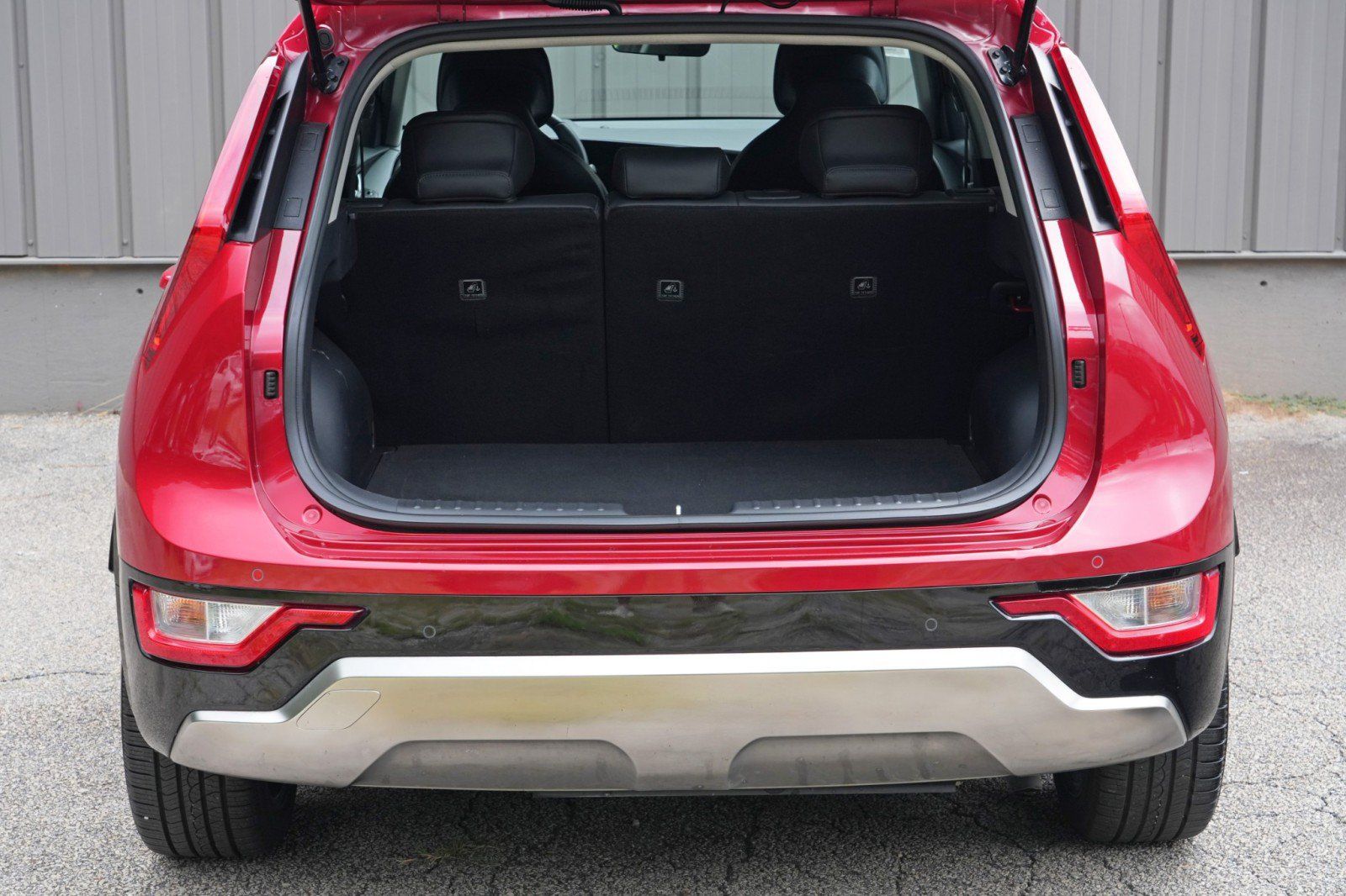 Used 2024 Kia Niro EX Touring FWD image 8