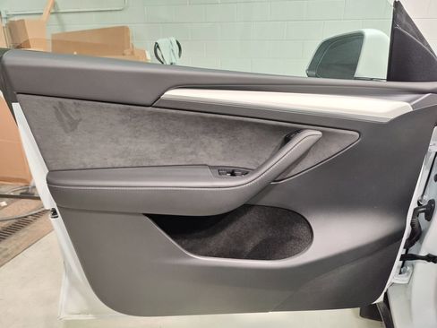 Used 2025 Tesla Model Y Long Range image 18