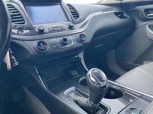 Used 2017 Chevrolet Impala LT image 38