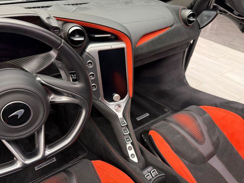 Used 2024 McLaren 750S Spider RWD image 61