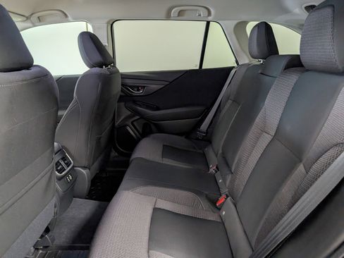 Used 2025 Subaru Outback Premium image 4