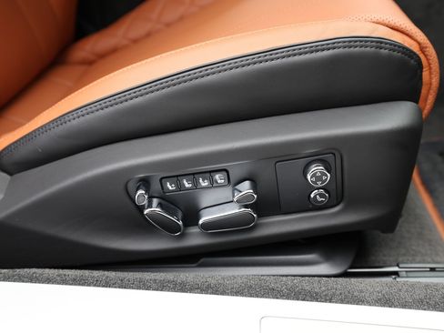 Certified 2023 Bentley Continental GT V8 AWD/4WD image 31