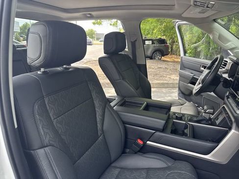 Used 2024 Toyota Tundra Limited AWD/4WD image 10