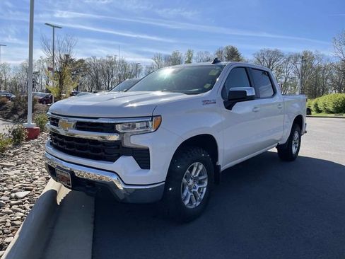 Used 2025 Chevrolet Silverado 1500 LT image 1