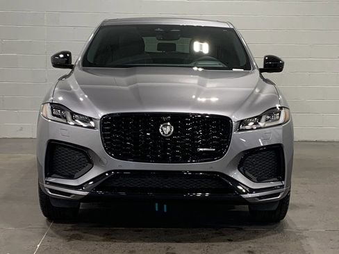 Certified 2025 Jaguar F-PACE R-Dynamic S AWD/4WD image 9