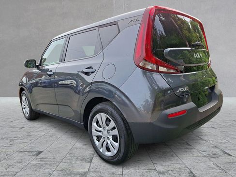 Used 2022 Kia Soul LX image 4