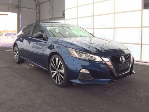 Certified 2019 Nissan Altima 2.5 SR image 1