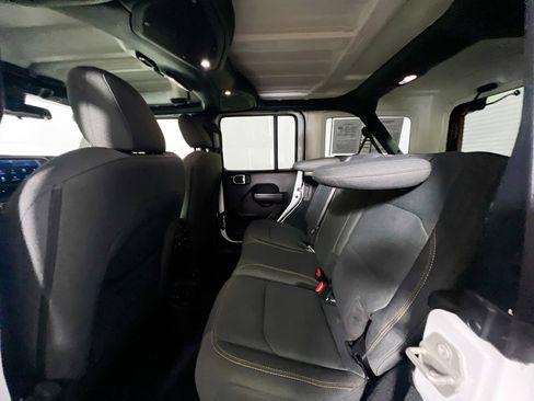 Used 2024 Jeep Wrangler Willys image 29