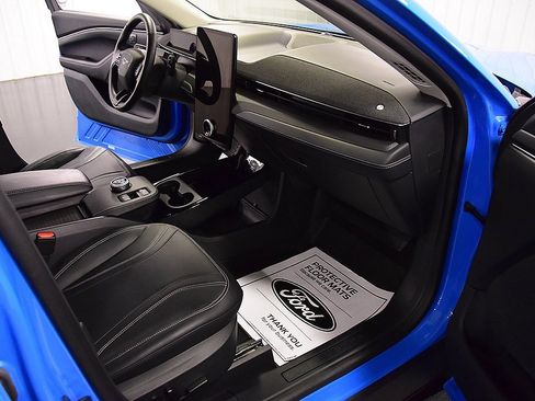 Used 2024 Ford Mustang Mach-E Premium image 31