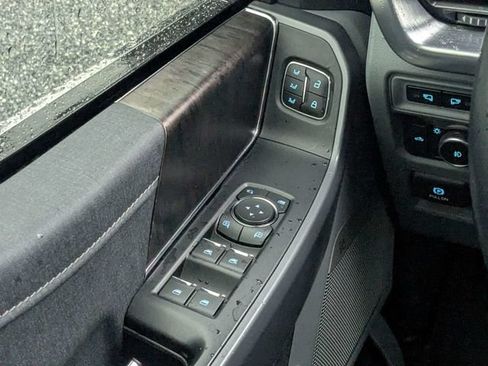 Used 2021 Ford F150 Lariat AWD/4WD image 18