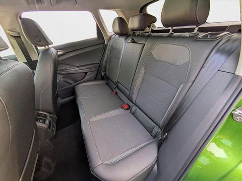 New 2025 Volkswagen Taos SE FWD image 15
