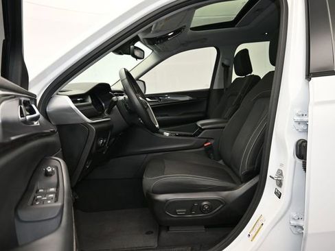 Used 2022 Jeep Grand Cherokee L Laredo w/ Luxury Tech Group I image 37