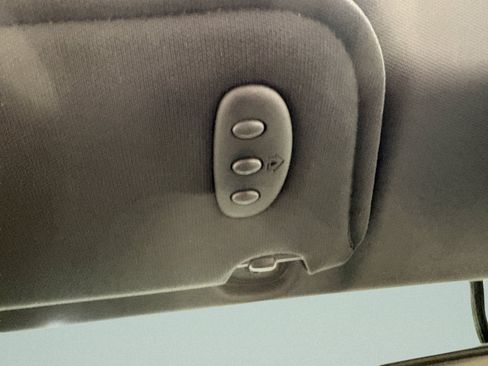 Used 2011 Chrysler 200 Limited FWD image 30