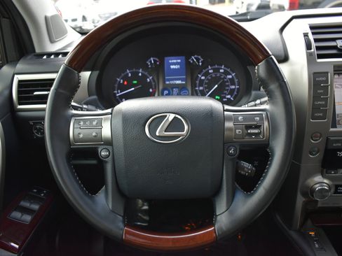 Used 2015 Lexus GX 460 image 14
