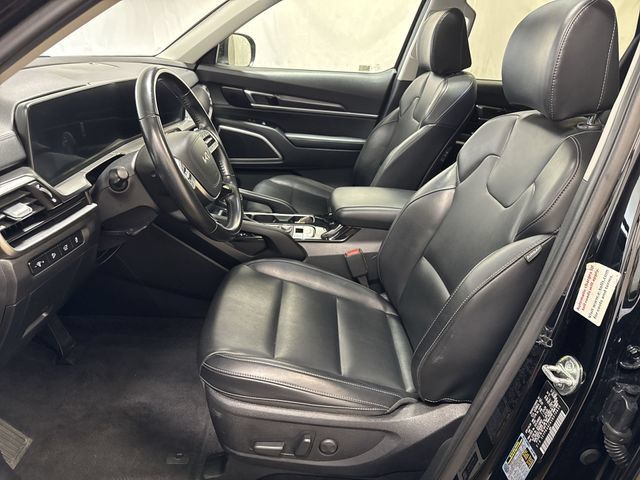 Used 2025 Kia Telluride S FWD image 10