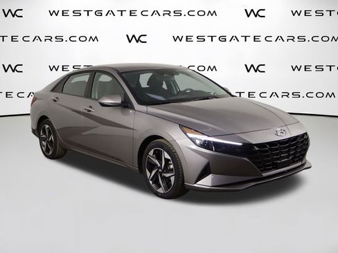 Used 2023 Hyundai Elantra SEL w/ Convenience Package FWD image 43