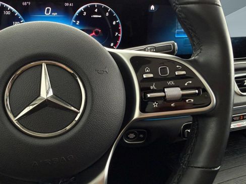 Used 2023 Mercedes-Benz GLS 450 4MATIC image 28