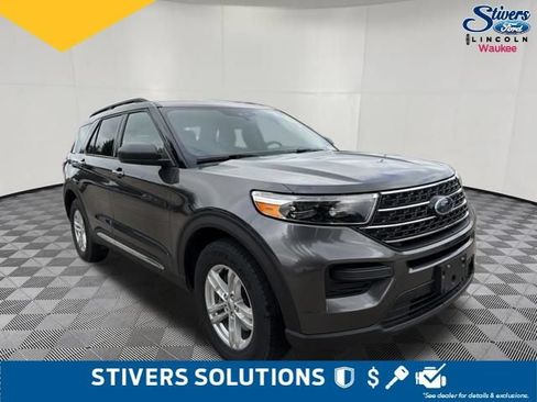 Used 2020 Ford Explorer XLT AWD/4WD image 3