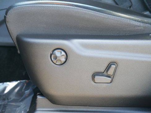 Used 2022 Jeep Grand Cherokee Laredo X image 12