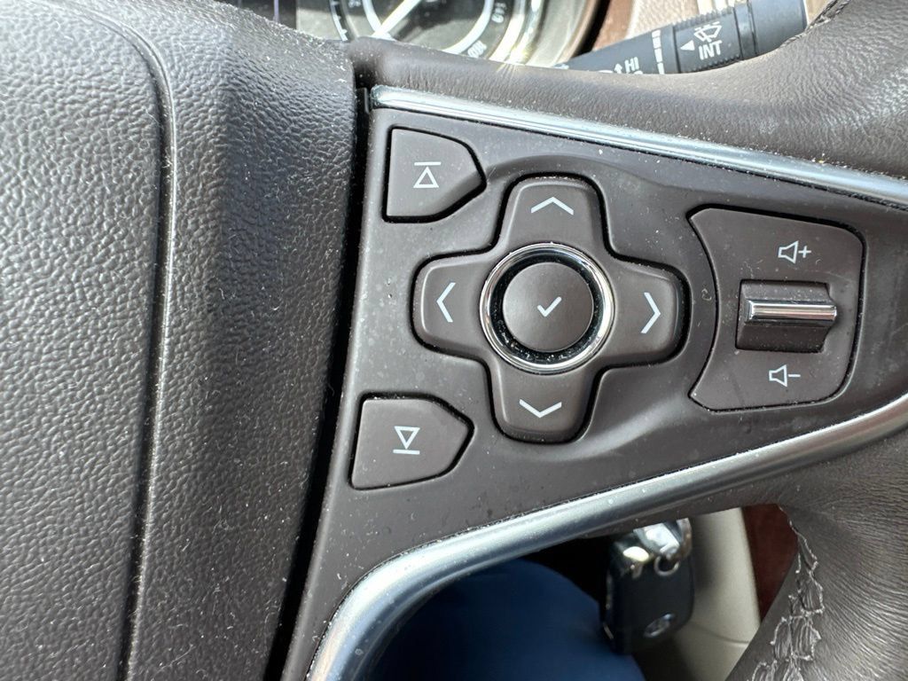 Used 2016 Buick Regal FWD image 21
