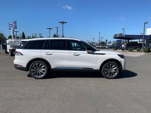 New 2025 Lincoln Aviator Premiere w/ Equipment Group 101A image 8