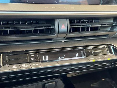 Certified 2023 Toyota Prius LE FWD image 21
