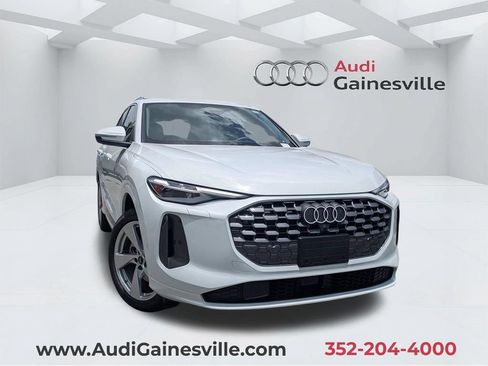 Used 2025 Audi Q5 Premium w/ Premium Plus AWD/4WD image 1