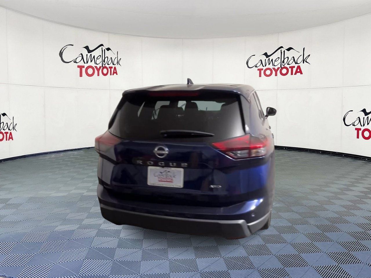 Used 2025 Nissan Rogue SV AWD/4WD image 9