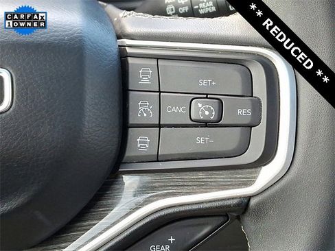 Used 2022 Jeep Wagoneer Series III w/ Premium Group I image 25