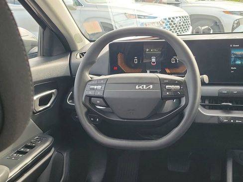 Used 2025 Kia K4 LXS image 22