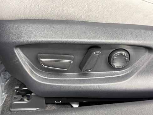 Used 2026 Toyota Camry SE FWD image 23