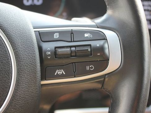 Used 2023 Kia Sportage EX AWD/4WD image 17