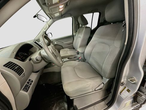 Used 2020 Nissan Frontier SV w/ SV Utility Package AWD/4WD image 13