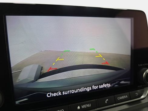 Used 2025 Nissan Rogue SV FWD image 23