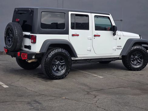 Used 2015 Jeep Wrangler Unlimited Sport w/ Connectivity Group AWD/4WD image 4