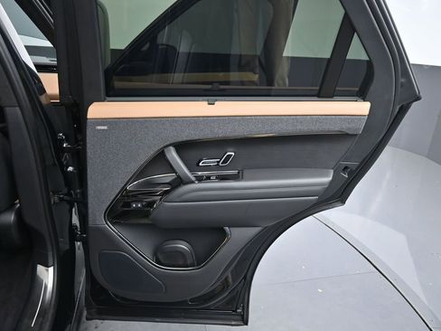 Used 2025 Land Rover Range Rover Sport Autobiography image 12