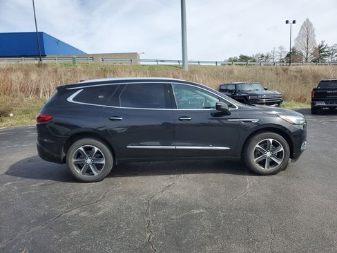 Used 2020 Buick Enclave Essence w/ Sport Touring Edition image 3