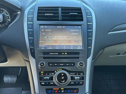 Used 2020 Lincoln MKZ Reserve w/ Luxury Package image 6