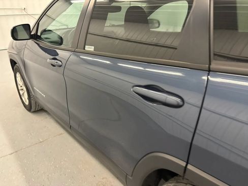Used 2021 Jeep Cherokee Latitude FWD image 37