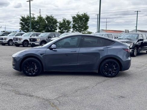 Used 2021 Tesla Model Y Long Range AWD/4WD image 11