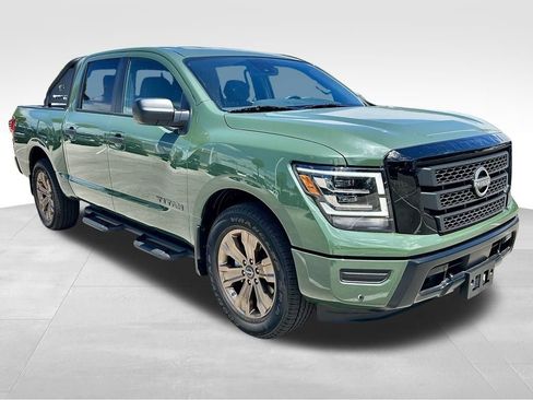 Certified 2024 Nissan Titan SV w/ SV Bronze Edition Package image 3