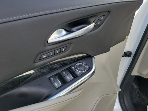Used 2023 Cadillac XT4 Premium Luxury w/ Enhanced Visibility Package FWD image 19