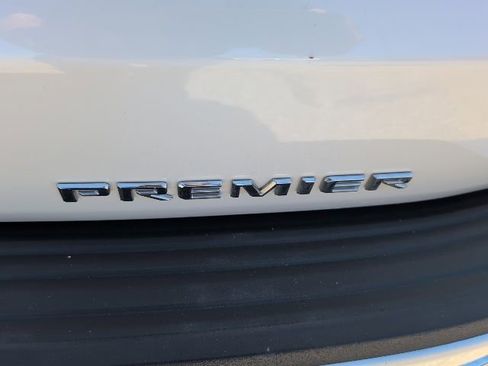 Used 2022 Chevrolet Tahoe Premier AWD/4WD image 21