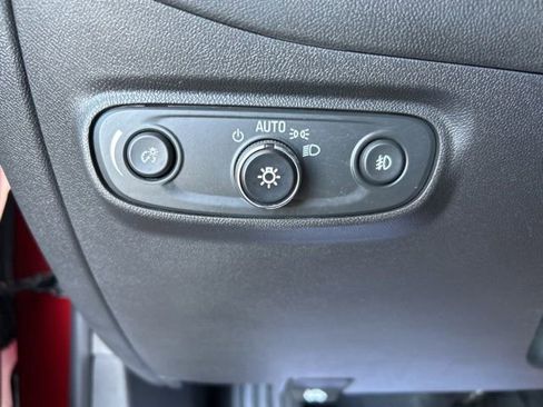 Used 2024 Chevrolet Equinox Premier FWD image 39