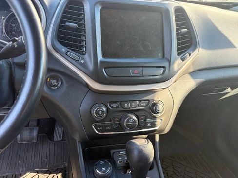 Used 2016 Jeep Cherokee 75th Anniversary image 11