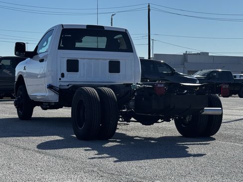 New 2026 RAM 3500 Tradesman AWD/4WD image 9